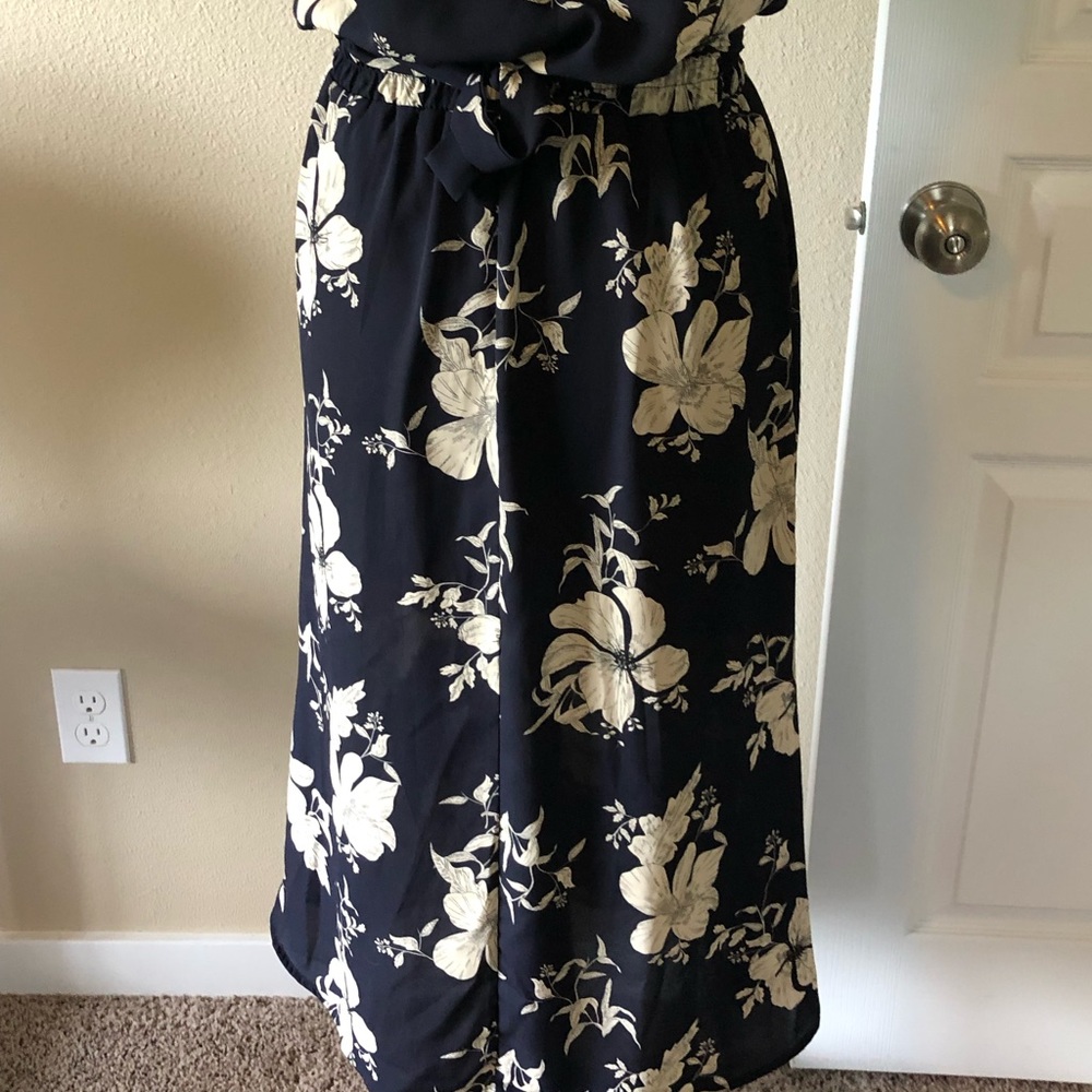 Navy blue with cream colored flowers dress. Size S. - Picture 3 of 12